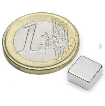 Disc Magnet block 8x8 mm, hjd 4 mm (5st) Nickelplterad 1500g styrka