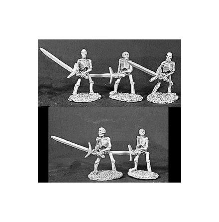 Skeletons With Two Handed Swords (5)