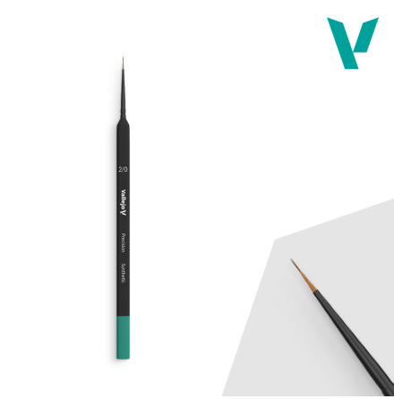 Vallejo Brush: Precision Series round synthetic hair triangular handle 2/0