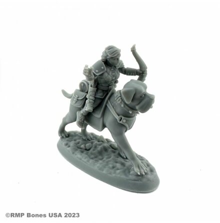 FEMALE HALFLING DOG RIDER